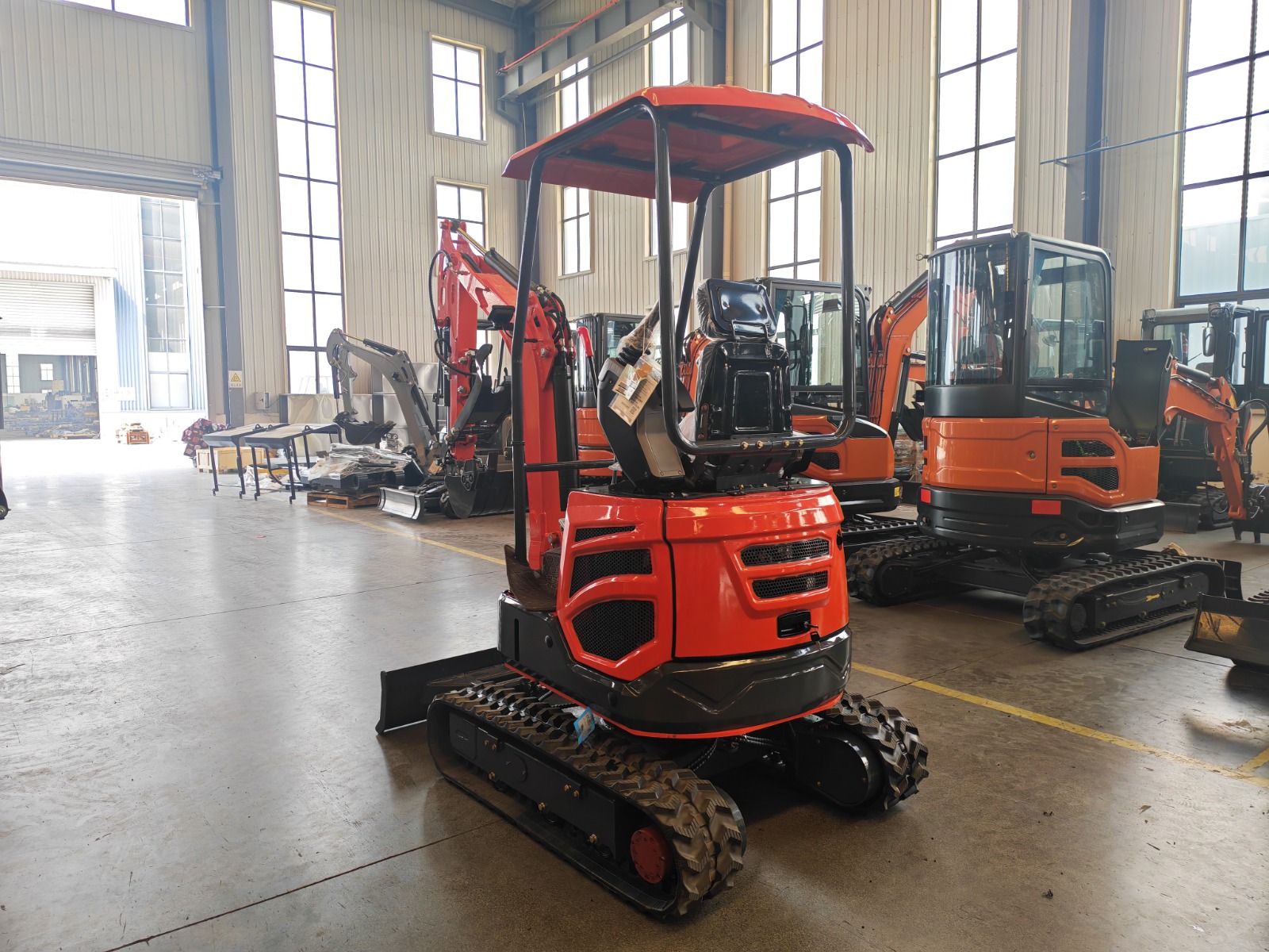 2 tonnen Bagger ohne Kabine Bild 2